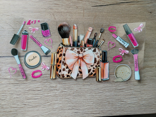 MAKE UP